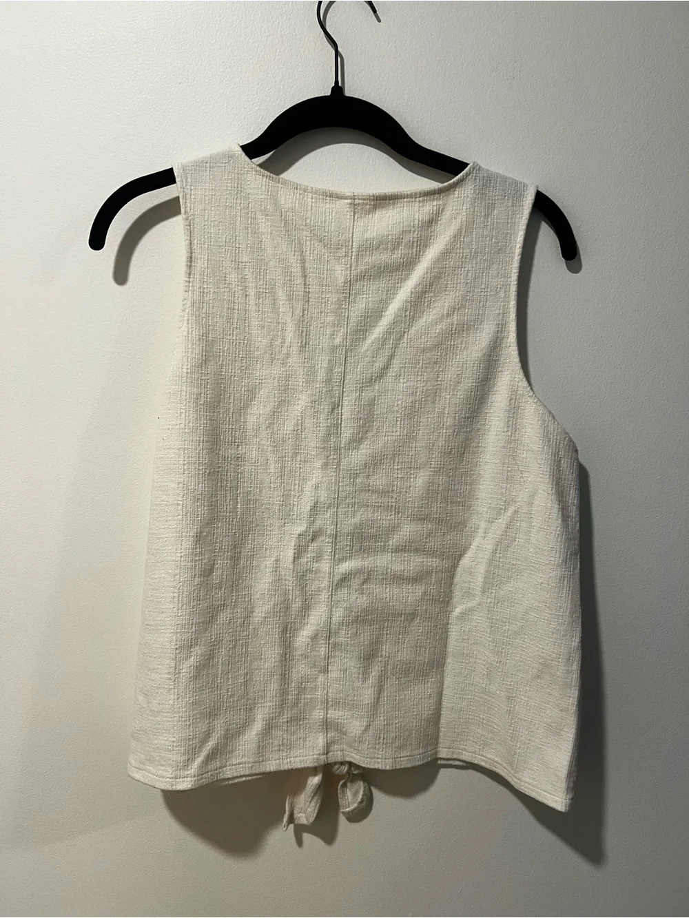 Old Navy Cream Tie-Front Button Tank - Picture 3 of 3